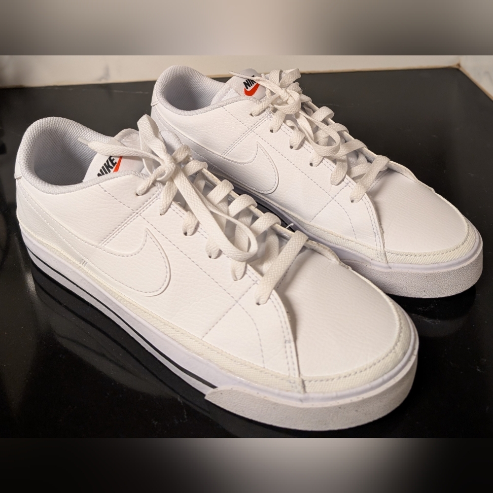 Nike Women's Court Legacy White Sneakers Size 9.5 Like New - Picture 4 of 10